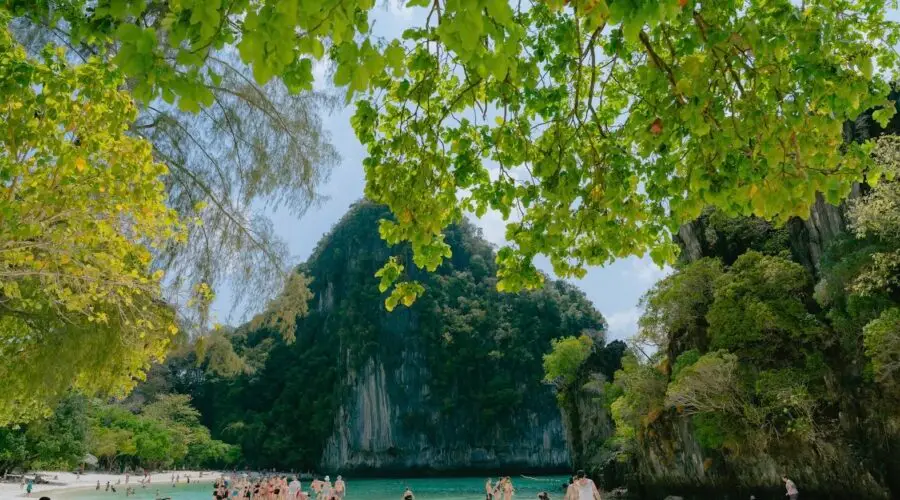 Hong islands by speedboat